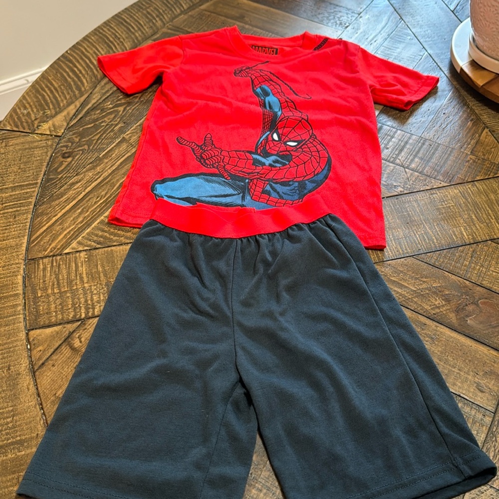 Boys Spider-Man pajamas size 4-5